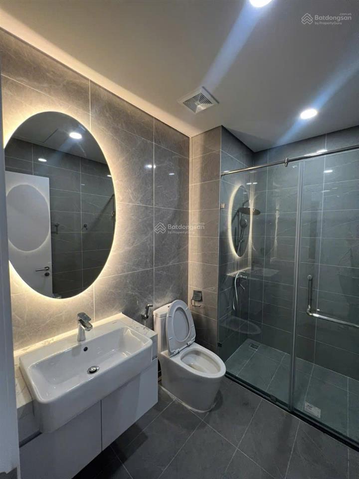 Chính chủ bán căn hộ imperia sky garden. dt 75m2, 2 ngủ 2wc, đồ cơ bản. giá 7 tỷ.  0917 748 ***