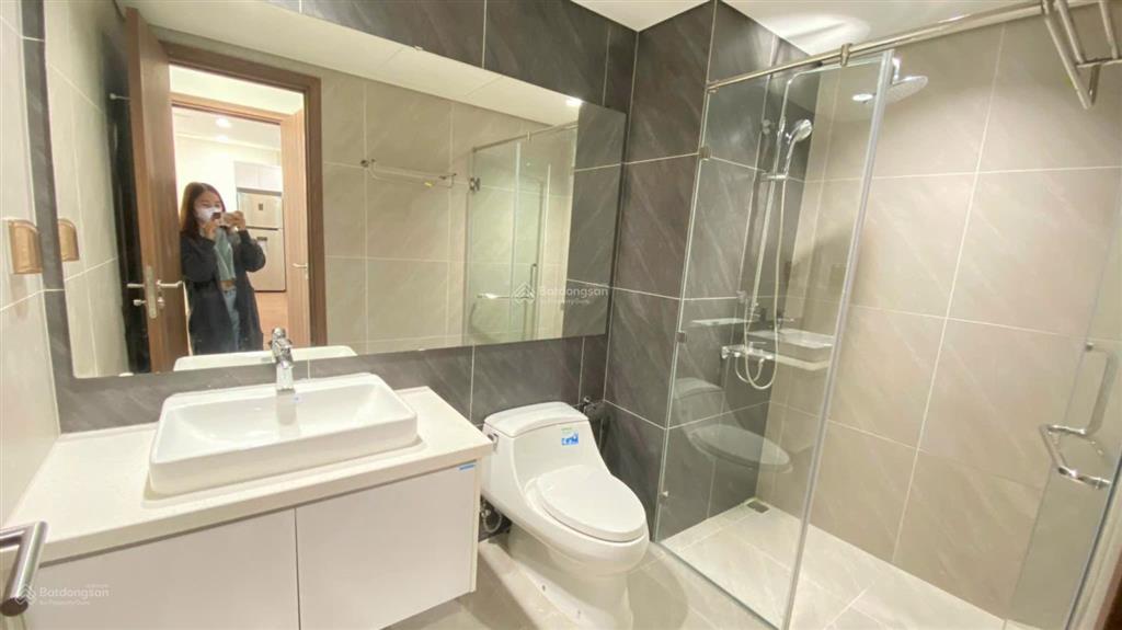 Hot. bán căn 2 ngủ 2 wc, dt 70m2, đủ đồ tại mipec rubik 360  xuân thủy. giá 8,3 tỷ. 0917 748 ***