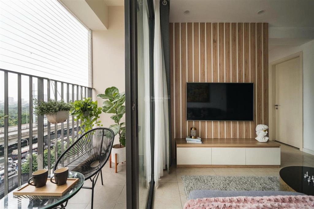 Hot! cho thuê căn 2 ngủ 2 wc 70m2, đủ đồ tại chung cư vinhomes west point. giá 19 triệu. 0917 748 ***