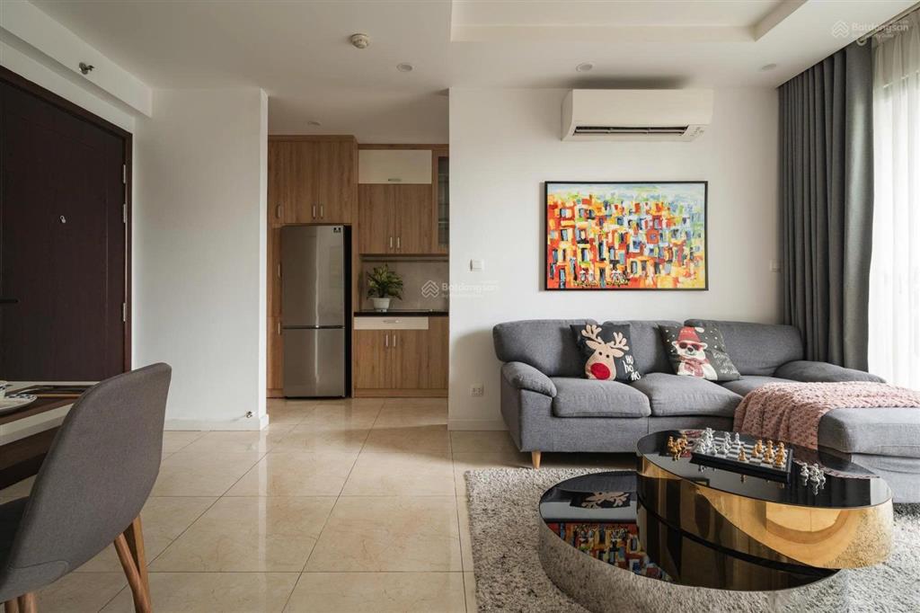 Hot! cho thuê discovery complex cầu giấy. dt 98m2, 2 ngủ 2wc, đủ đồ. giá 18 triệu. 0917 748 ***
