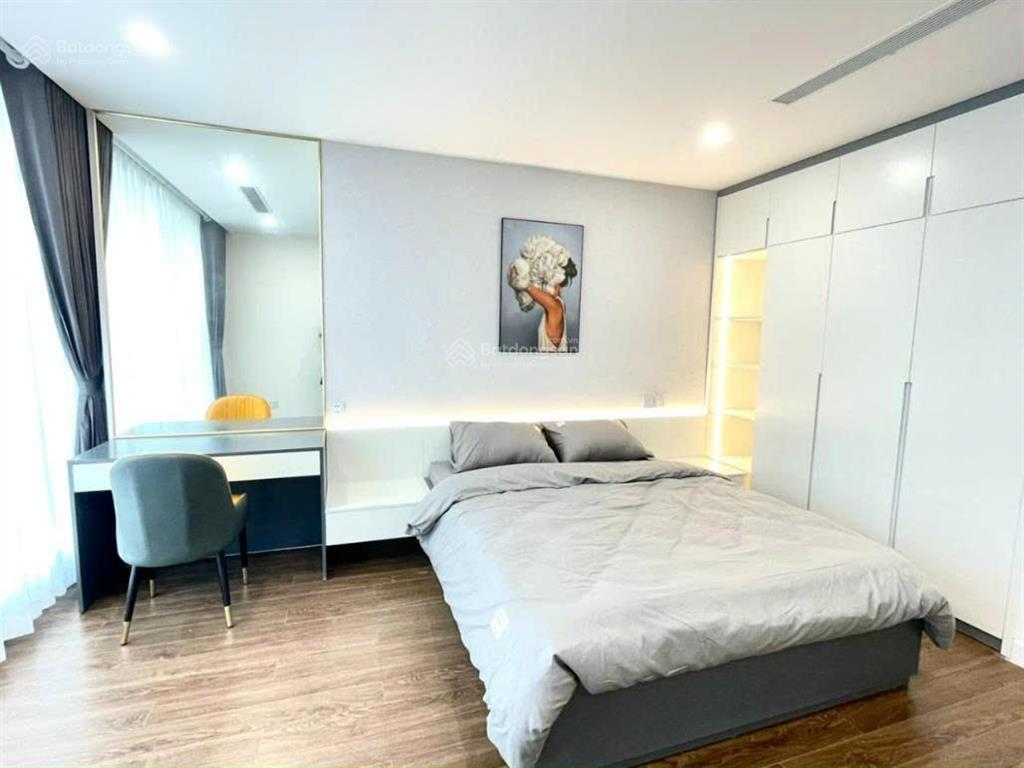 Cho thuê chung cư sunshine center  16 phạm hùng. dt 118m2, 3 ngủ 2wc, đủ đồ. giá 21tr. 0917 748 ***
