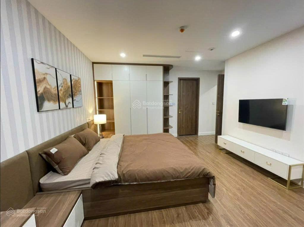 Cho thuê chung cư sunshine center  16 phạm hùng. dt 118m2, 3 ngủ 2wc, đủ đồ. giá 21tr. 0917 748 ***