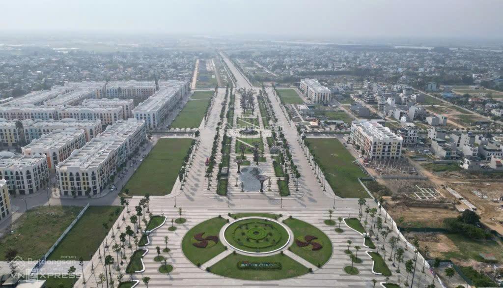 Đất tdc sungroup, cạnh quảng trường biển