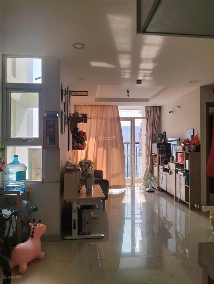 Chính chủ cần bán căn hộ góc, tầng cao chung cư him lam phú đông