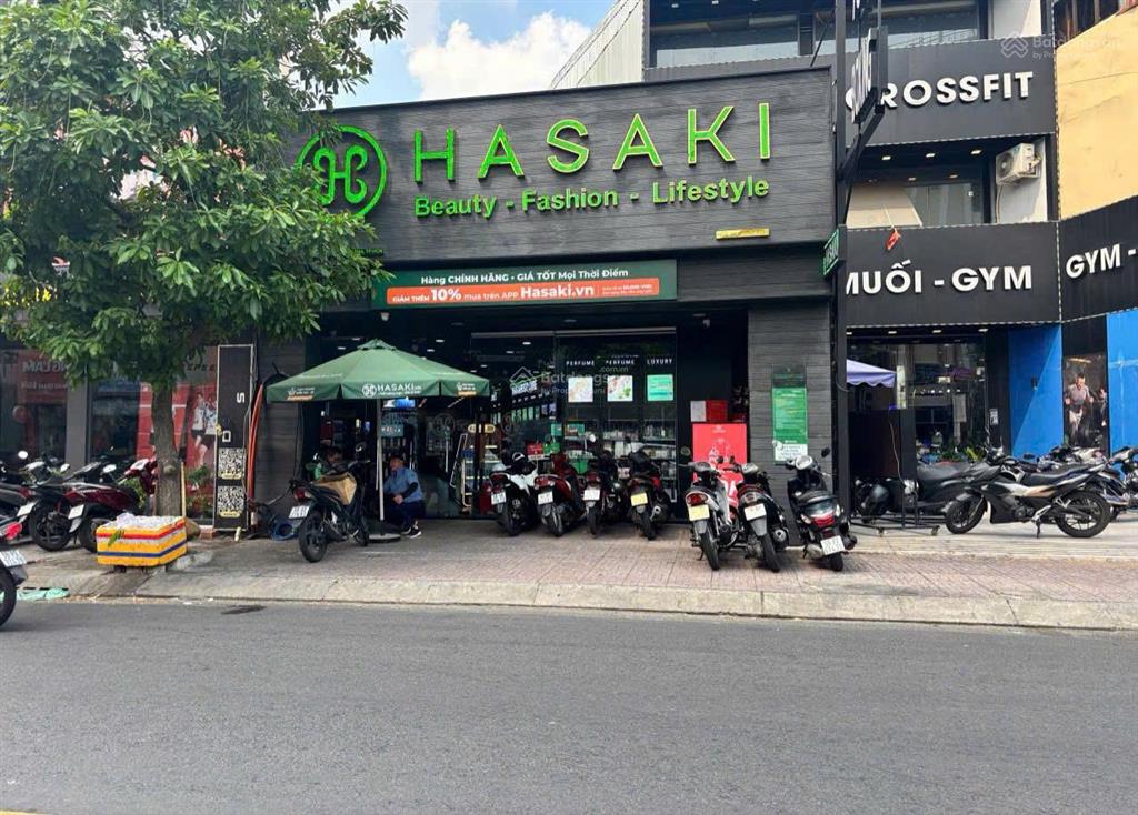 Gấp! ngộp bank bán gấp nhà mt hồ bá kiện, quận 10  dt 8.6 x 13m  hđt 40 tr/th  giá 15.8 tỷ