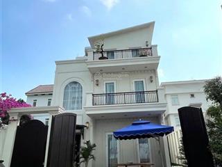 Siêu biệt thự rất hiếm có đường nguyễn trọng tuyển, phú nhuận  dt 9 x 20  3 tầng  giá 48 tỷ