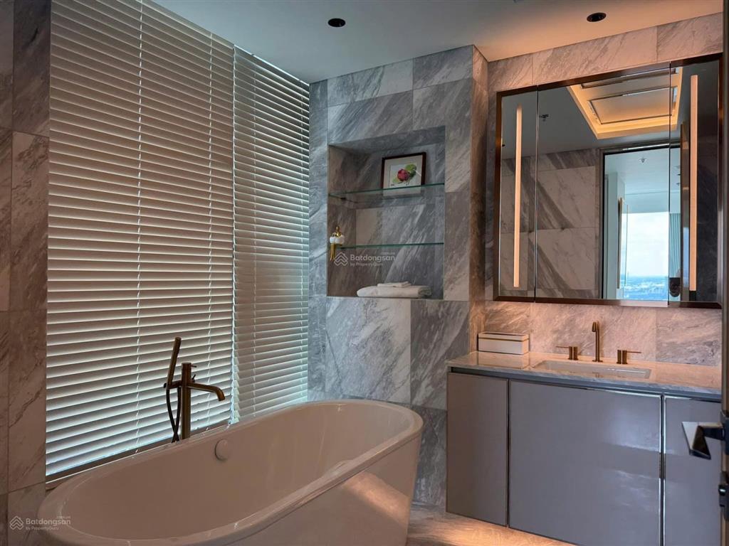 Cho thuê căn hộ 3pn hàng hiệu tại grand marina saigon