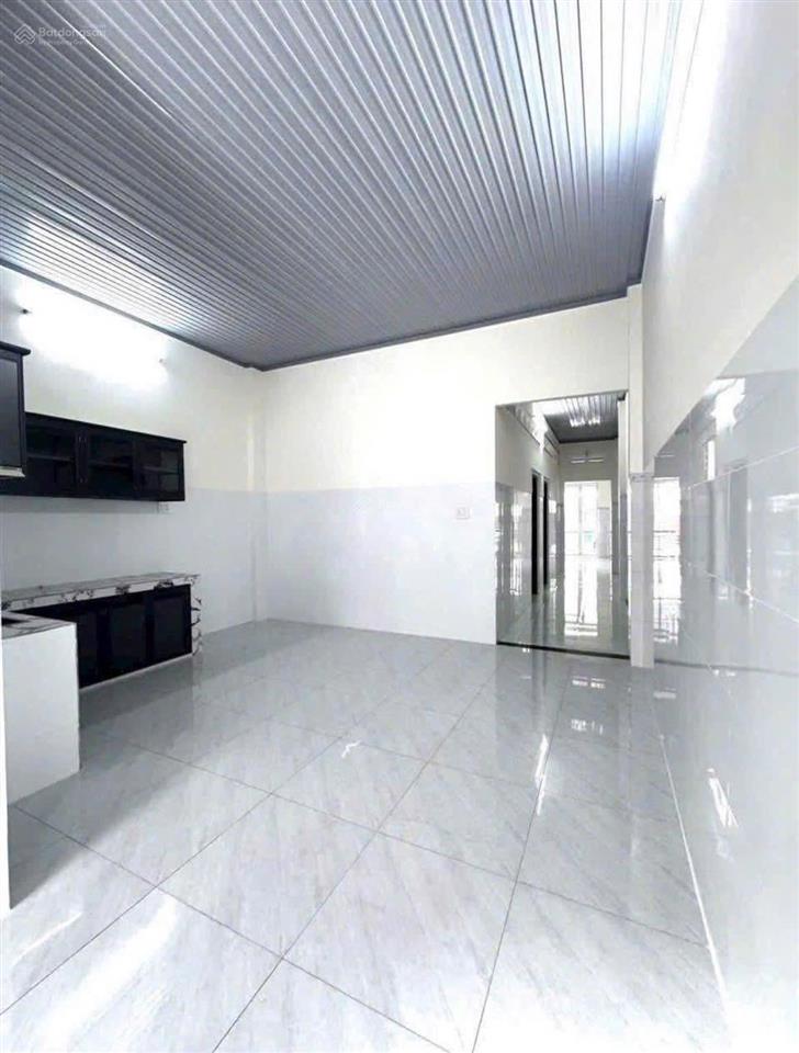 Chủ nhà kẹt tiền cần bán gấp căn nhà cấp 4