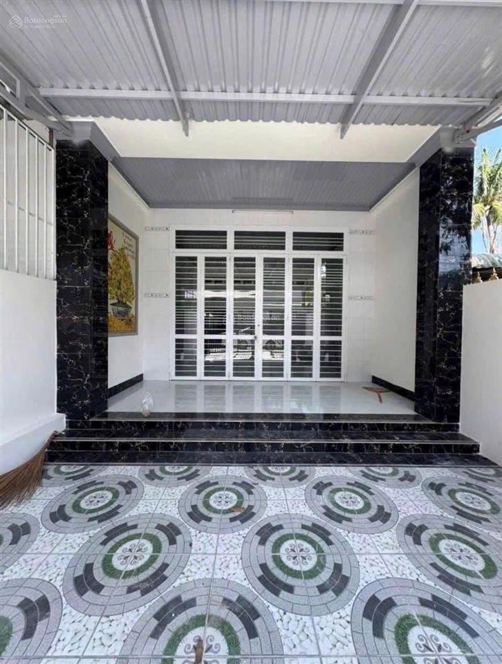Chủ nhà kẹt tiền cần bán gấp căn nhà cấp 4