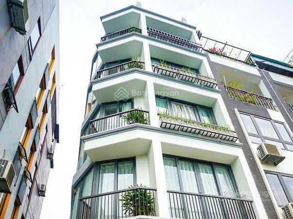 Cần bán tòa nhà 7 tầng,lô góc, có chỗ đỗ oto, gần chợ ngọc thụy, kinh doanh homestay, 2 lối đi vào