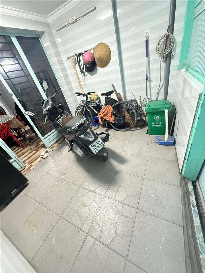 * **chủ về quê  giảm gấp 500 triệu  chỉ 5 tỷ cho nhà 3 tầng q7***đường phú thuận, q7