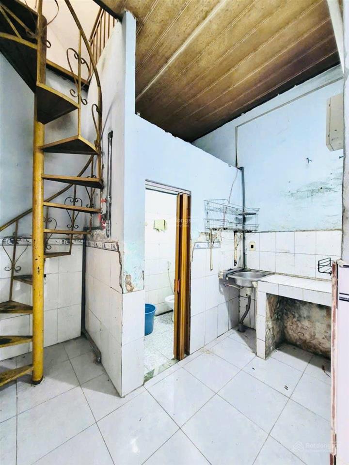 2,7 tỷ  có ngay nhà 2 tầng  dts 37m2  tống văn hên  p. 15  tân bình