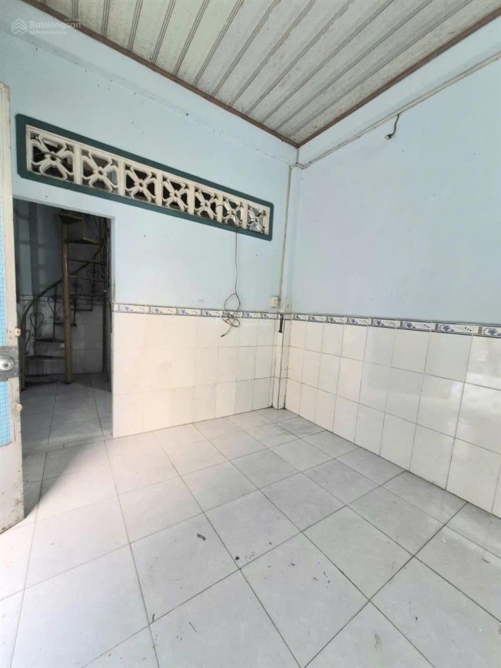 2,7 tỷ  có ngay nhà 2 tầng  dts 37m2  tống văn hên  p. 15  tân bình