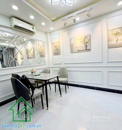 Chỉ 5.9 tỷ nhà mới 5 tầng hxh trung tâm phú nhuận  3pn 3wc
