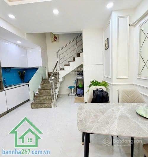 Chỉ 5.9 tỷ nhà mới 5 tầng hxh trung tâm phú nhuận  3pn 3wc