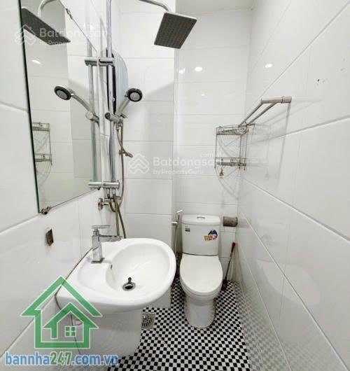 Chỉ 5.9 tỷ nhà mới 5 tầng hxh trung tâm phú nhuận  3pn 3wc