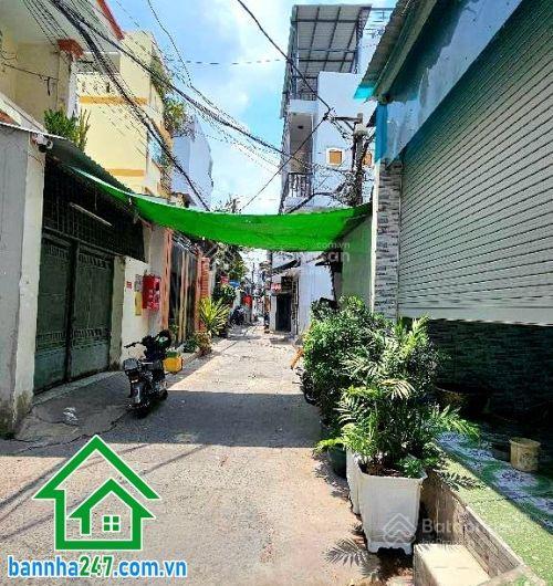 Chỉ 2,85 tỷ nhà 2 tầng ô tô đỗ sát nhà gần nhà thờ tân hương  dtsd 42m2