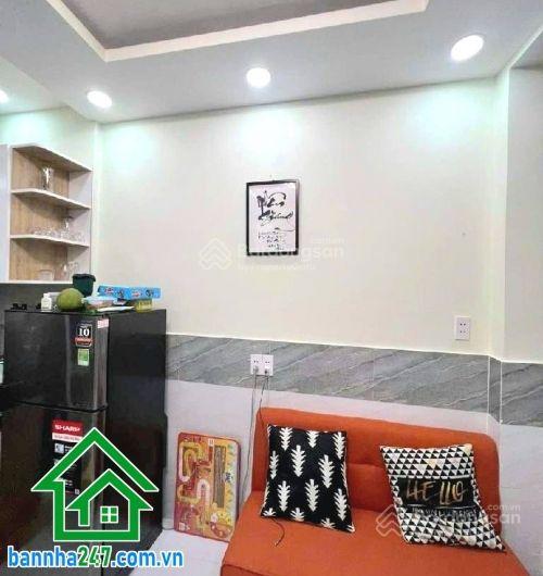 Chỉ 2,85 tỷ nhà 2 tầng ô tô đỗ sát nhà gần nhà thờ tân hương  dtsd 42m2
