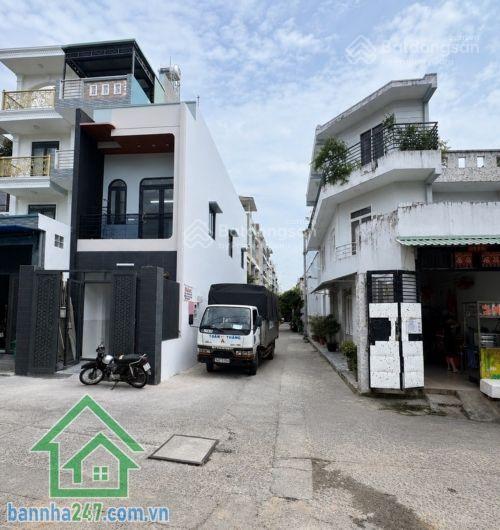 Ngay lê văn quới, ngã tư bốn xã nhà mới 2 tầng lô góc 2 mặt tiền đường 6m, chỉ 5,3 tỷ