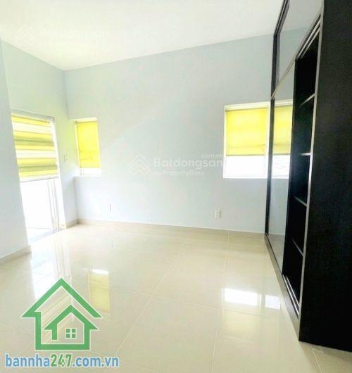 Chỉ 5,5 tỷ căn góc oriental plaza mặt tiền âu cơ 105m tầng 21 view thoáng 3pn ở ngay