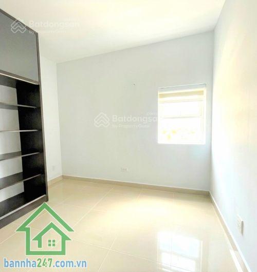 Chỉ 5,5 tỷ căn góc oriental plaza mặt tiền âu cơ 105m tầng 21 view thoáng 3pn ở ngay