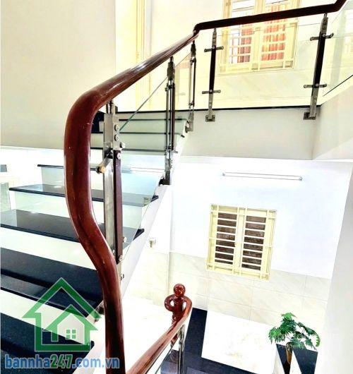 Chỉ 5,15 tỷ  tân phú ngay văn cao sát mặt tiền nhà 2 tầng mới đẹp 44m2, 2pn  2wc