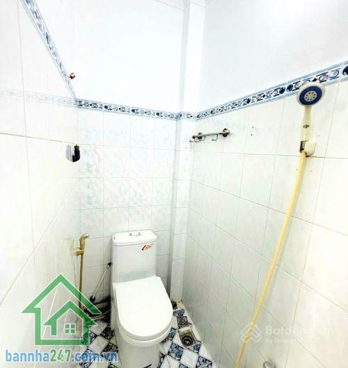 Chỉ 3,35 tỷ nhà 3 tầng hẻm 4m thông  gần chợ trần văn quang p. bảy hiền, tân bình 3pn 2wc