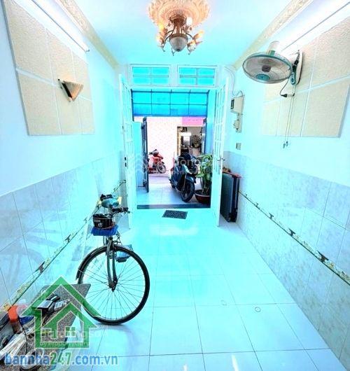 Chỉ 3,35 tỷ nhà 3 tầng hẻm 4m thông  gần chợ trần văn quang p. bảy hiền, tân bình 3pn 2wc