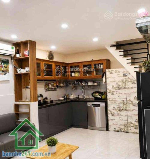 Chỉ 3,3 tỷ ngay bùi thế mỹ nhà mới ở ngay hẻm 6m xe tải tới cửa  dt (3,9 x 6,5) 3 tầng