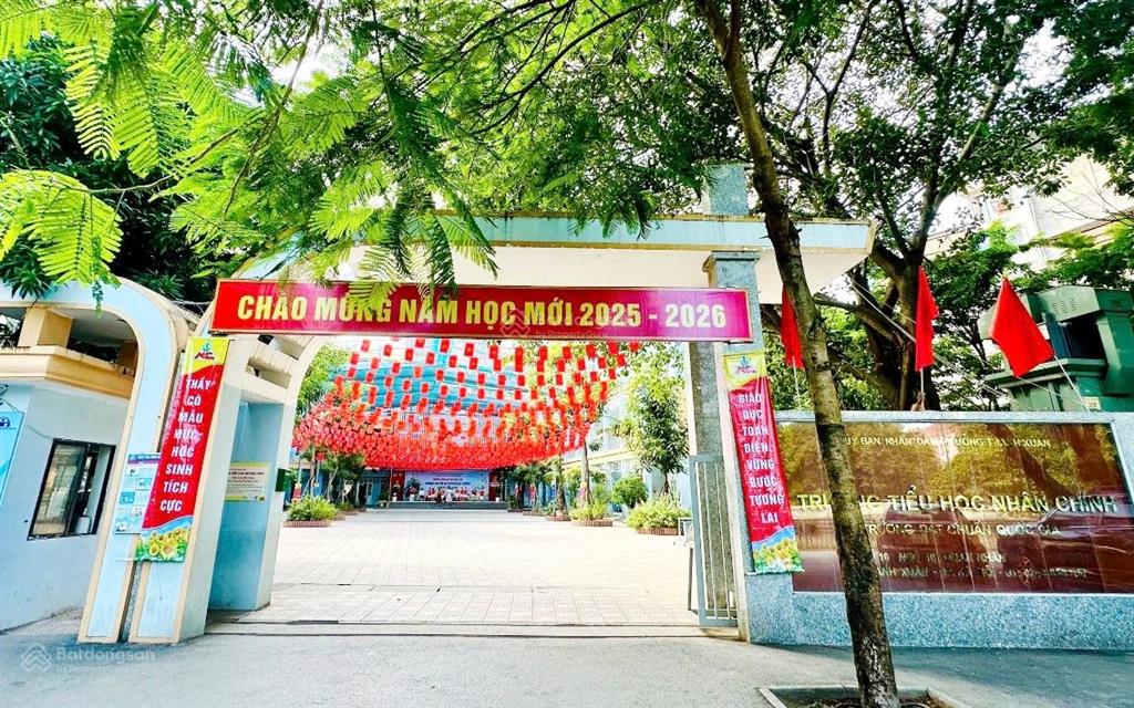 Nhà riêng phố quan nhân sầm uất không quy hoạch