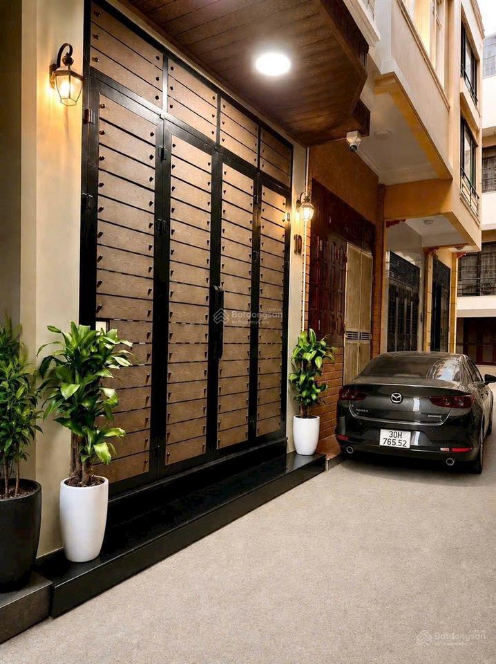 Tổng ~ 200m2 sử dụng ở trí vàng ba đình  phân lô  ô tô  khu vực cực kỳ hiếm nhà bán