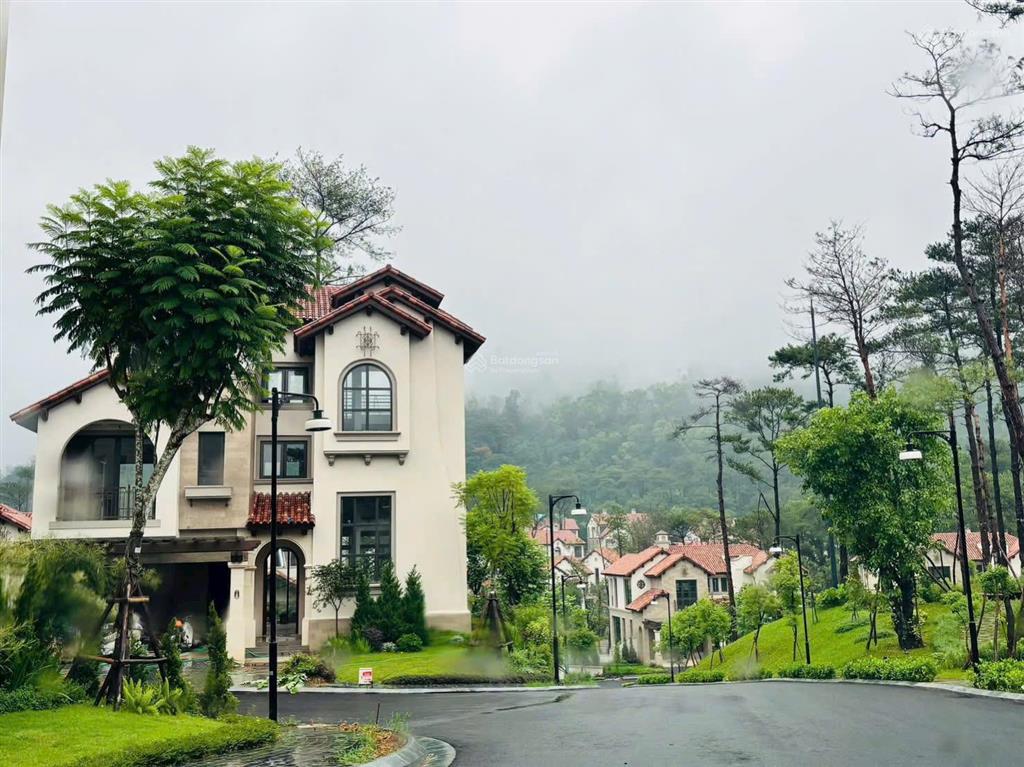 28 tỷ căn đơn lập chỉ vài bước chân đến country club, view hồ , view bể bơi