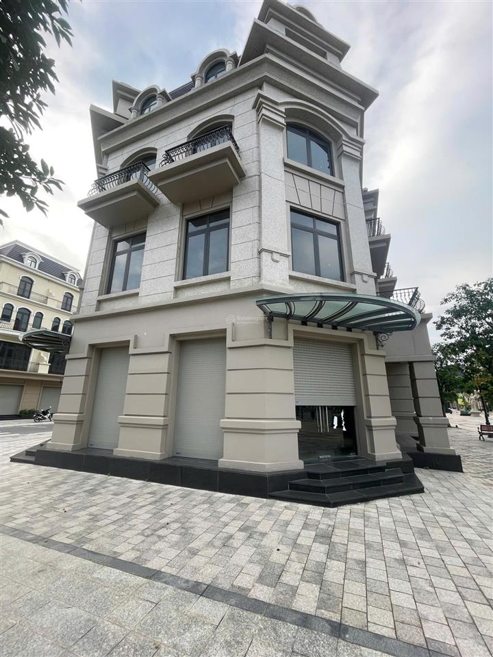 Cần mở rộng việc kinh doanh, nhượng lại căn biệt thự áp góc 3 mặt tiền rẻ hơn 8 tỷ so với lúc mua.