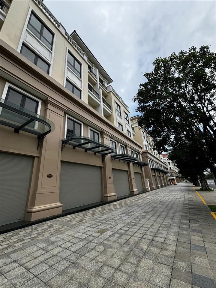 Muốn mở rộng việc kinh doanh, nhượng lại căn shophouse vị trí đắc địa, rẻ hơn 9 tỷ so với lúc mua