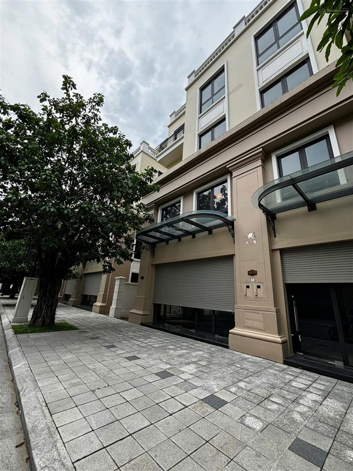 Mở rộng việc kinh doanh, nhượng lại căn shophouse vị trí đắc địa, rẻ hơn 6 tỷ so với lúc mua