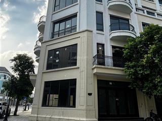 Muốn chuyển vào miền nam, nhượng lại căn liền kề góc 2 mặt tiền, rẻ hơn 7 tỷ so với giá mua
