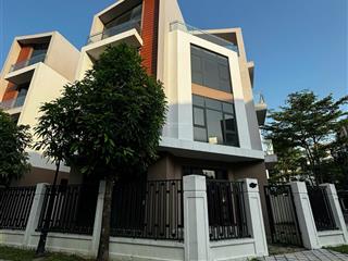 Muốn định cư nước ngoài, bán gấp căn biệt thự đơn lập góc vị trí đẹp, rẻ hơn 6 tỷ so với lúc mua
