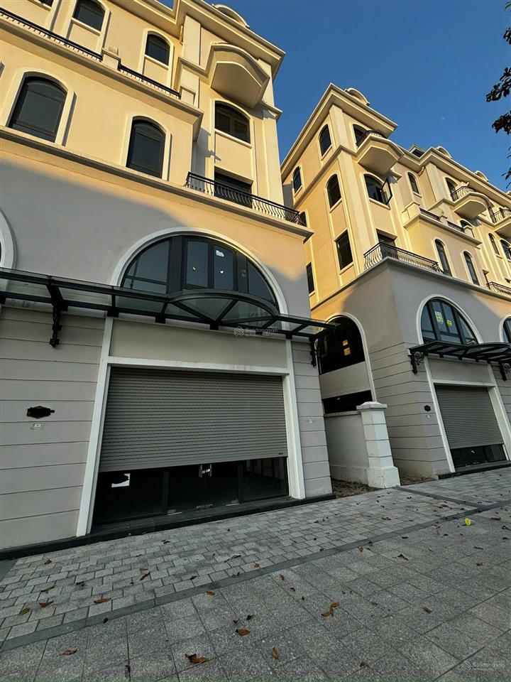 Muốn chuyển vào miền nam kinh doanh, nhượng lại căn shophouse, rẻ hơn 6 tỷ so với lúc mua