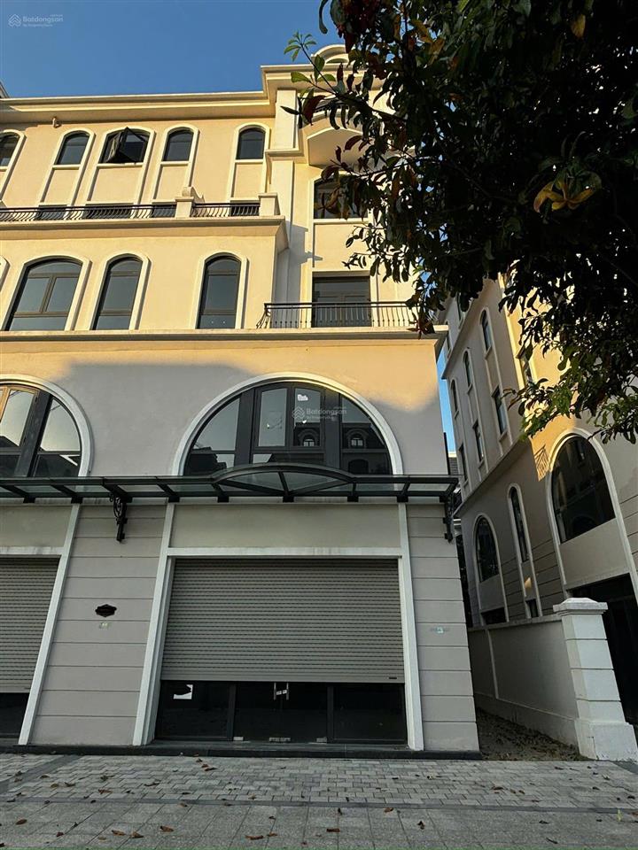 Muốn chuyển vào miền nam kinh doanh, nhượng lại căn shophouse, rẻ hơn 6 tỷ so với lúc mua