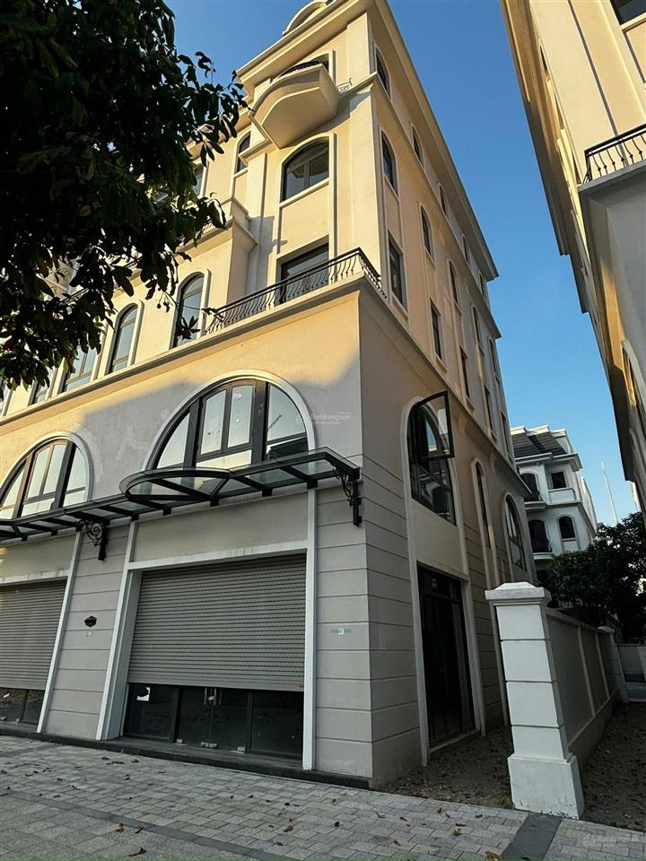 Muốn chuyển vào miền nam kinh doanh, nhượng lại căn shophouse, rẻ hơn 6 tỷ so với lúc mua