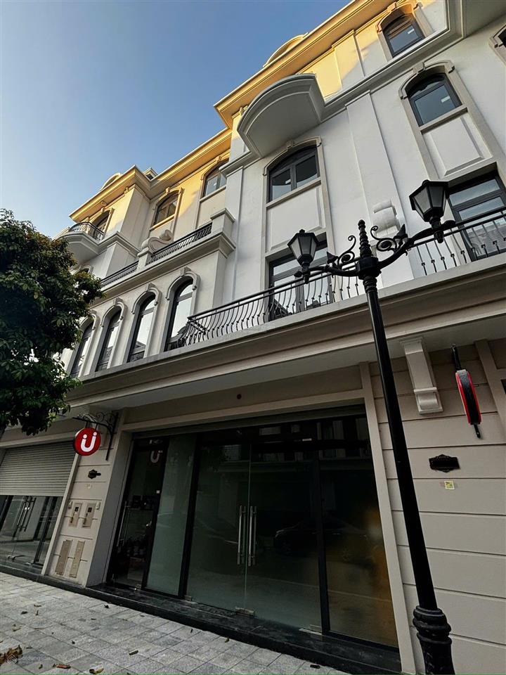 Mở rộng việc kinh doanh, nhượng lại căn shophouse vị trí đẹp, rẻ hơn 6 tỷ so với lúc mua