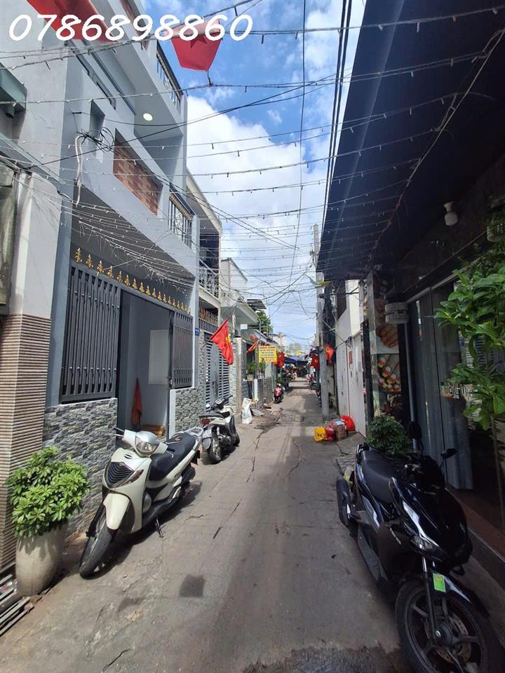 BÁN NHÀ MẶT TIỀN 1041 TRẦN XUÂN SOẠN, P. TÂN HƯNG, QUẬN 7