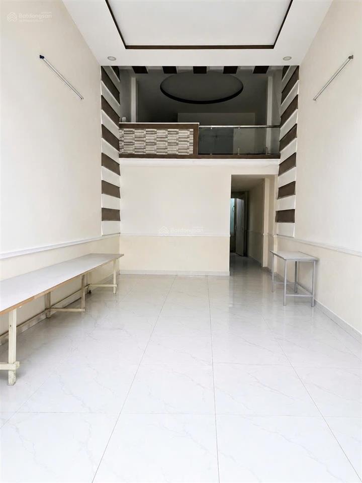 Chính chủ bán nhà cấp 4 đúc lửng, 105m2, 4pn, hẻm xe hơi nguyễn văn quá, nhỉnh 2 tỷ
