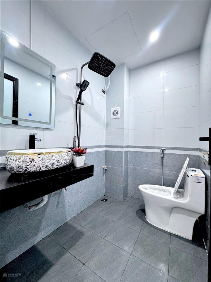 Bán nhà phân lô đường hoàng mai, trước nhà rộng 3m