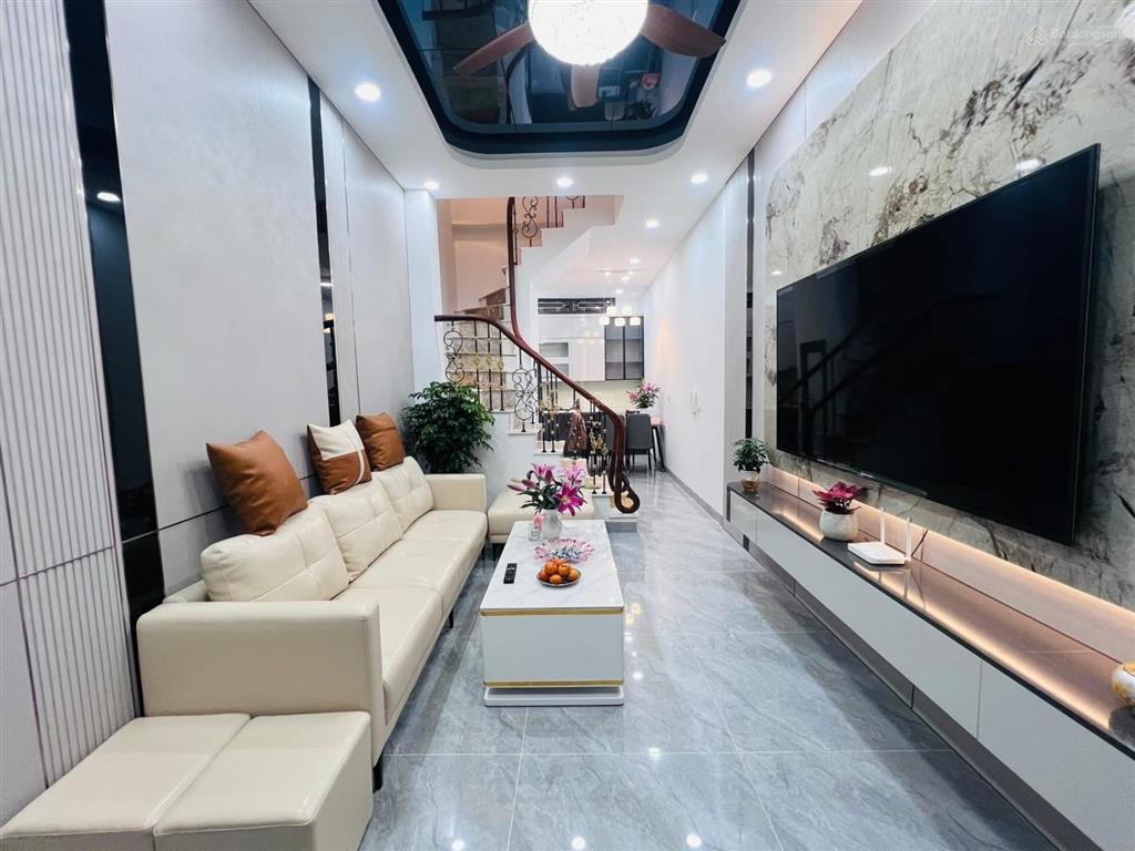 Chính chủ gửi bán căn nhà phố bạch mai giá chỉ 200tr/m2