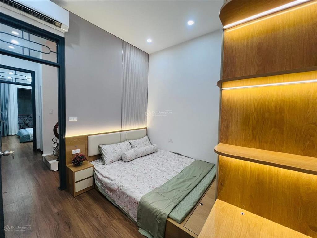 Chính chủ gửi bán căn nhà phố bạch mai giá chỉ 200tr/m2