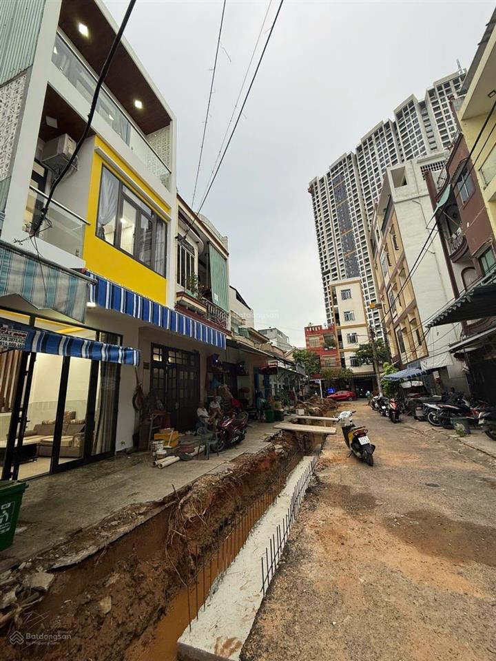[ hiếm ]bán nhà mới 3 tầng hoá sơn 2 kề cận masterise đường đang mở 5.5m cho thuê 15tr/thang