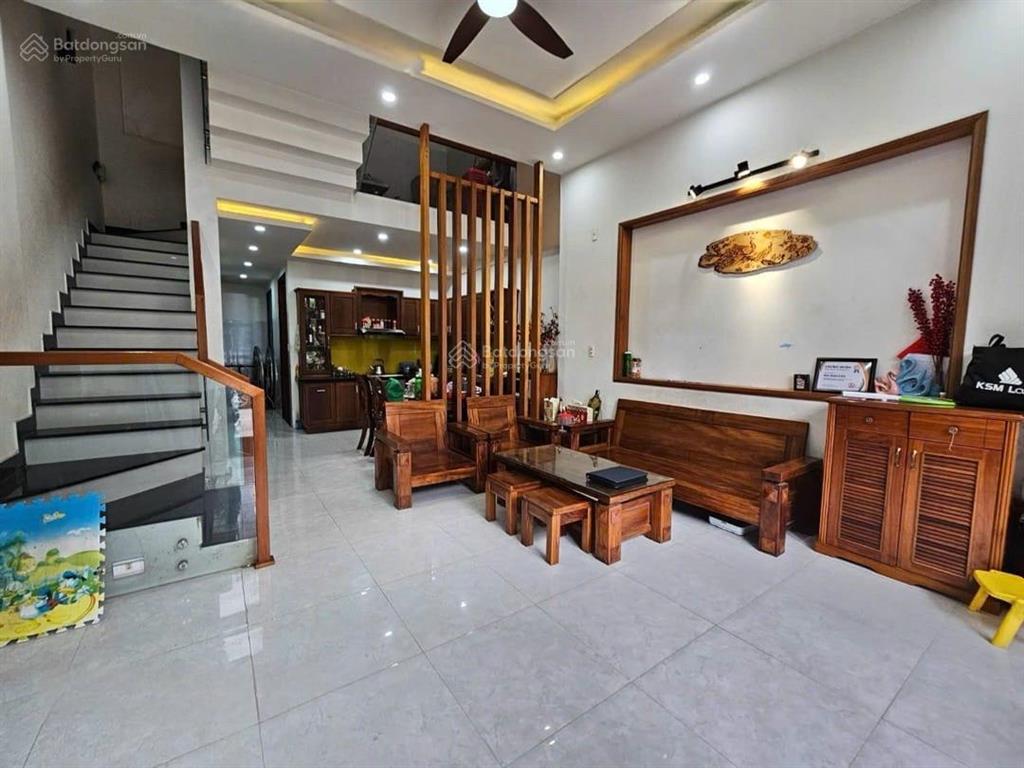 Bán nhà 3 tầng mt đường sát hồ tùng mậu, gần biển, chợ hải sản 70m² giá chỉ 6 tỷ