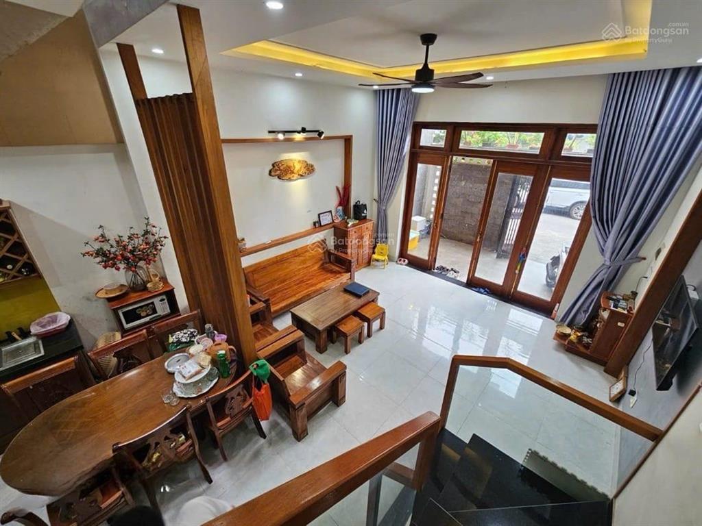Bán nhà 3 tầng mt đường sát hồ tùng mậu, gần biển, chợ hải sản 70m² giá chỉ 6 tỷ