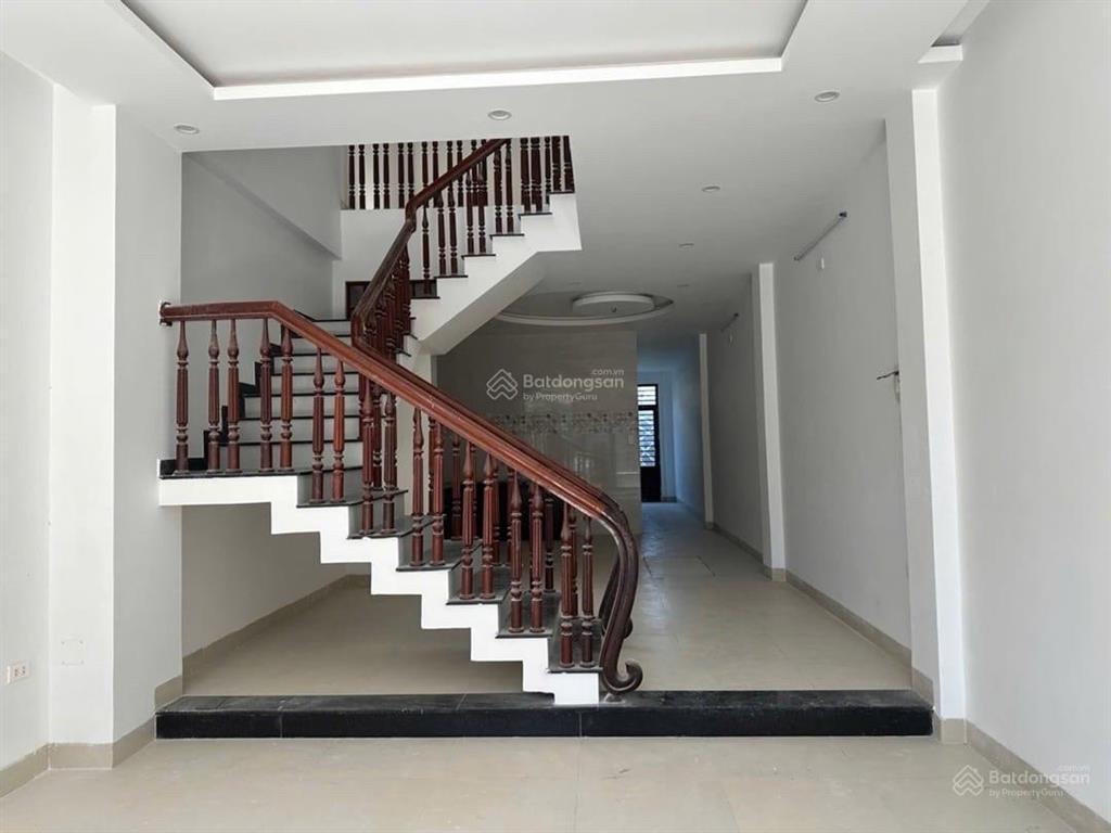 Bán nhà 3 tầng mt đường sát hồ tùng mậu, gần biển, chợ hải sản 70m² giá chỉ 6 tỷ